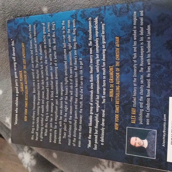 2 Book bundle - Picture 3 of 5